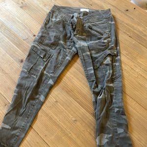 Jolt size 5 camo pants